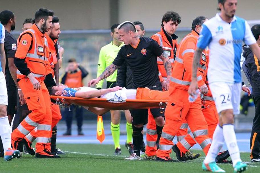Nainggolan va a sincerarsi della condizioni di Mattiello dopo lo scontro in cui il 19enne terzino si  fratturato tibia e perone. Getty Images
